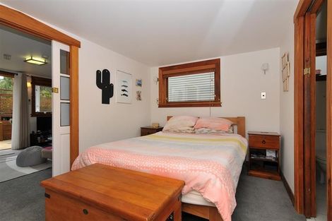 Photo of property in 51 Eden Street, Island Bay, Wellington, 6023