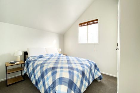 Photo of property in 2 Brassey Road, Birkenhead, Auckland, 0626