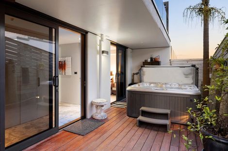 Photo of property in 2/415 Oceanbeach Road, Mount Maunganui, 3116