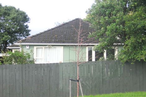 Photo of property in 1/68 Lincoln Park Avenue, Massey, Auckland, 0614