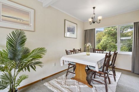 Photo of property in 72 Raroa Terrace, Tawa, Wellington, 5028
