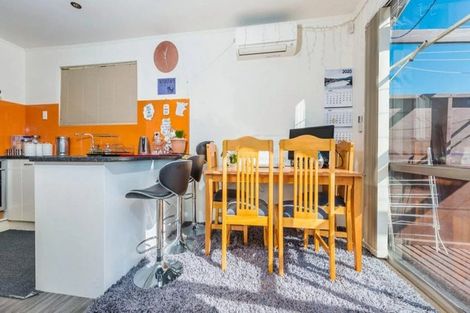 Photo of property in 2 Doone Place, Massey, Auckland, 0614