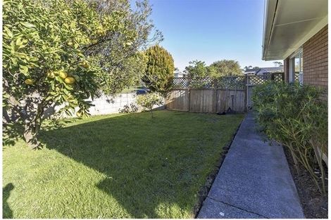 Photo of property in 2/63 The Boulevard, Sunnyhills, Auckland, 2010