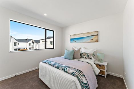 Photo of property in 136 Vintry Drive, Kumeu, 0810