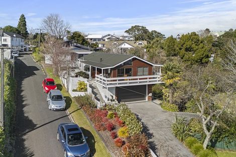 Photo of property in 10 Ridge Lane, New Plymouth, 4310