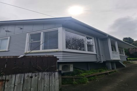 Photo of property in 17 Windy Ridge Road, Glenfield, Auckland, 0629