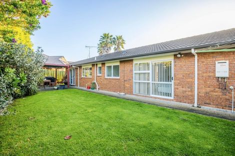Photo of property in 20 Lothian Brae, Wattle Downs, Auckland, 2103