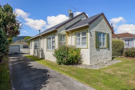 Photo of property in 361 Cambridge Terrace, Naenae, Lower Hutt, 5011
