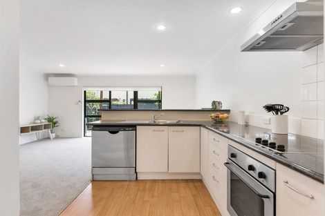 Photo of property in 6/15 Harbour View Road, Te Atatu Peninsula, Auckland, 0610