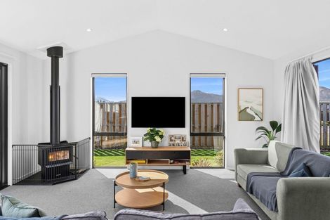 Photo of property in 4 Robrosa Street, Wanaka, 9305