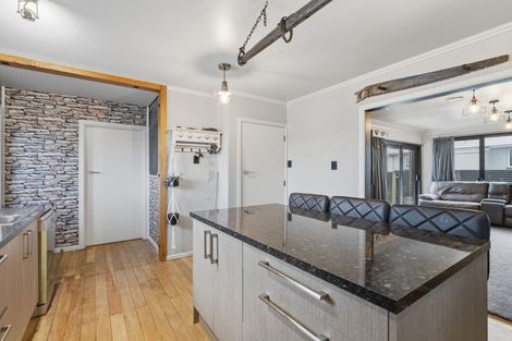Photo of property in 215 Mcquarrie Street, Kingswell, Invercargill, 9812