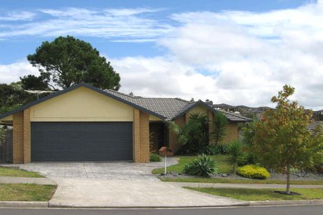 Photo of property in 56 Bluebird Crescent, Unsworth Heights, Auckland, 0632