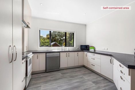 Photo of property in 3 Oak Avenue, Paremata, Porirua, 5024