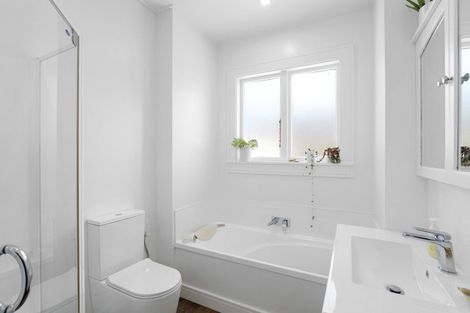 Photo of property in 55 Jeffreys Road, Fendalton, Christchurch, 8052