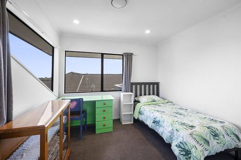 Photo of property in 16 Karina Road, Merrilands, New Plymouth, 4312