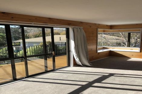 Photo of property in 15a Main Road, Tawa, Wellington, 5028