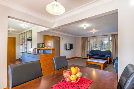 Photo of property in 25 Saint Albans Avenue, Hokowhitu, Palmerston North, 4410