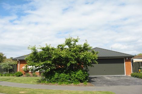 Photo of property in 4 Hurst Place, Parklands, Christchurch, 8083