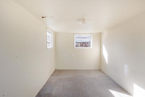 Photo of property in 21 Edgeware Road, Palmerston North, 4410