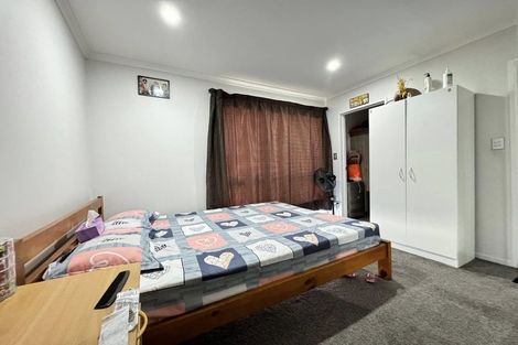 Photo of property in 8a Martin Road, Manurewa, Auckland, 2102