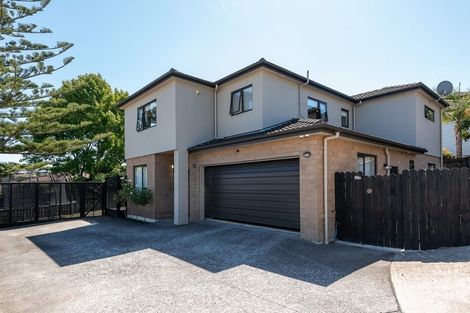 Photo of property in 23c Lexington Drive, Botany Downs, Auckland, 2010