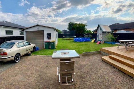 Photo of property in 25 Arimu Road, Papakura, 2110