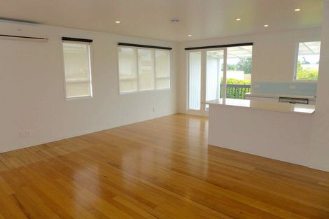 Photo of property in 97 Seymour Road, Sunnyvale, Auckland, 0612