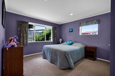 Photo of property in 25 Ashmore Drive, Frankleigh Park, New Plymouth, 4310