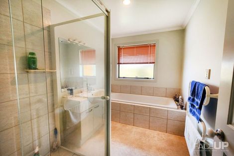 Photo of property in 20 Starlight Cove, Hobsonville, Auckland, 0618