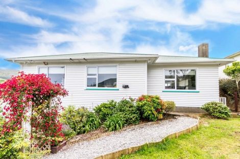 Photo of property in 71 Bell Street, Tawa, Wellington, 5028