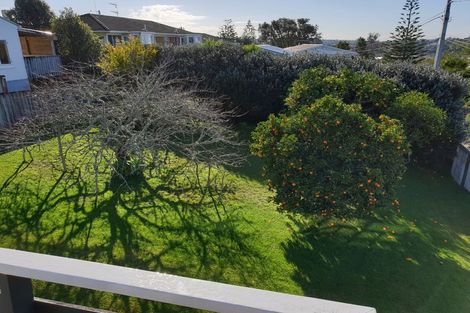 Photo of property in 2/182 Chivalry Road, Glenfield, Auckland, 0629