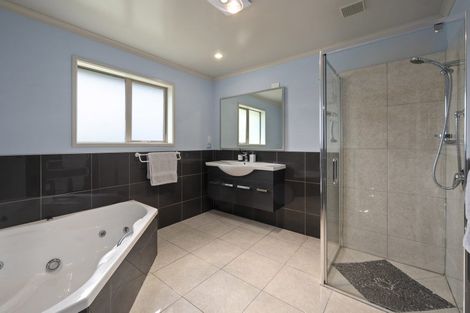 Photo of property in 3 Linden Place, Matipo Heights, Rotorua, 3015