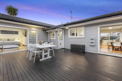 Photo of property in 56 Kia Ora Road, Beach Haven, Auckland, 0626