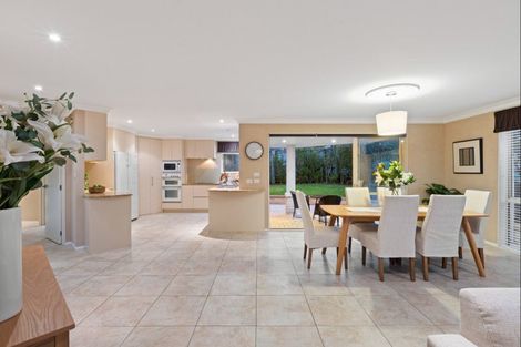 Photo of property in 52 Grovenor Drive, Orewa, 0931