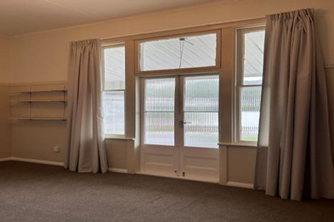 Photo of property in 36 The Parade, Island Bay, Wellington, 6023