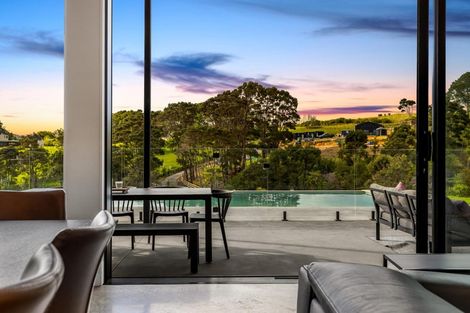 Photo of property in 33 Fernielea Drive, Riverhead, 0793