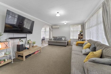 Photo of property in 134 Driver Crescent, Cannons Creek, Porirua, 5024