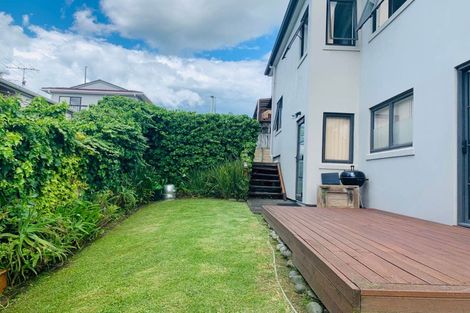 Photo of property in 2/890 East Coast Road, Northcross, Auckland, 0630