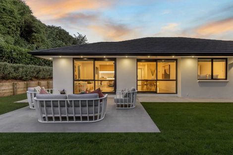 Photo of property in 38 Mooring Close, Whitby, Porirua, 5024