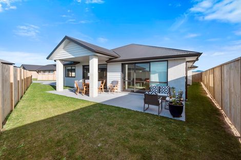 Photo of property in 26 Oka Street, Papamoa Beach, Papamoa, 3118