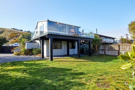 Photo of property in 17 Kotare Place, South Bay, Kaikoura, 7300