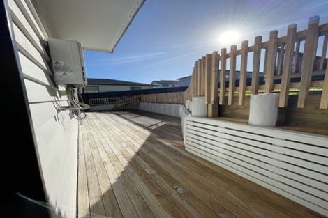 Photo of property in 4 Celestial Crescent, Orewa, 0931