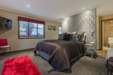 Photo of property in 17 Roger Guy Place, Welcome Bay, Tauranga, 3175