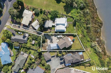 Photo of property in 16 Pohutukawa Drive, Athenree, Katikati, 3177