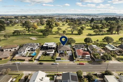 Photo of property in 194 Oceanbeach Road, Mount Maunganui, 3116