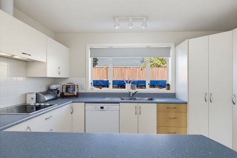 Photo of property in 332 Memorial Avenue, Burnside, Christchurch, 8053