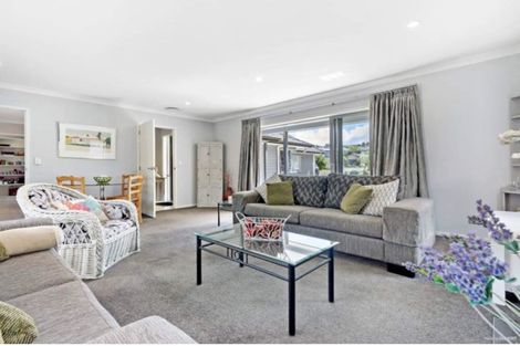 Photo of property in 7 Jomard Terrace, Northcross, Auckland, 0632