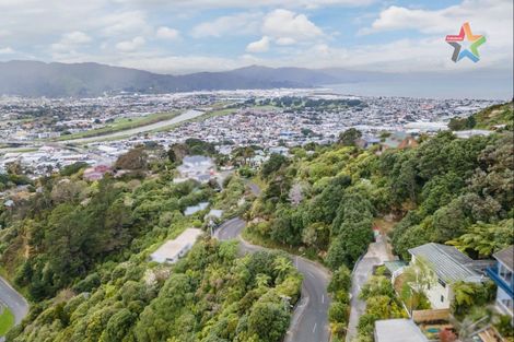 Photo of property in 89 Miromiro Road, Normandale, Lower Hutt, 5010