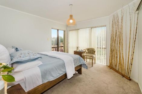 Photo of property in 1/33 Masterton Road, Rothesay Bay, Auckland, 0630