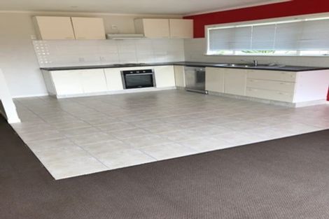 Photo of property in 82 Sturges Road, Henderson, Auckland, 0612